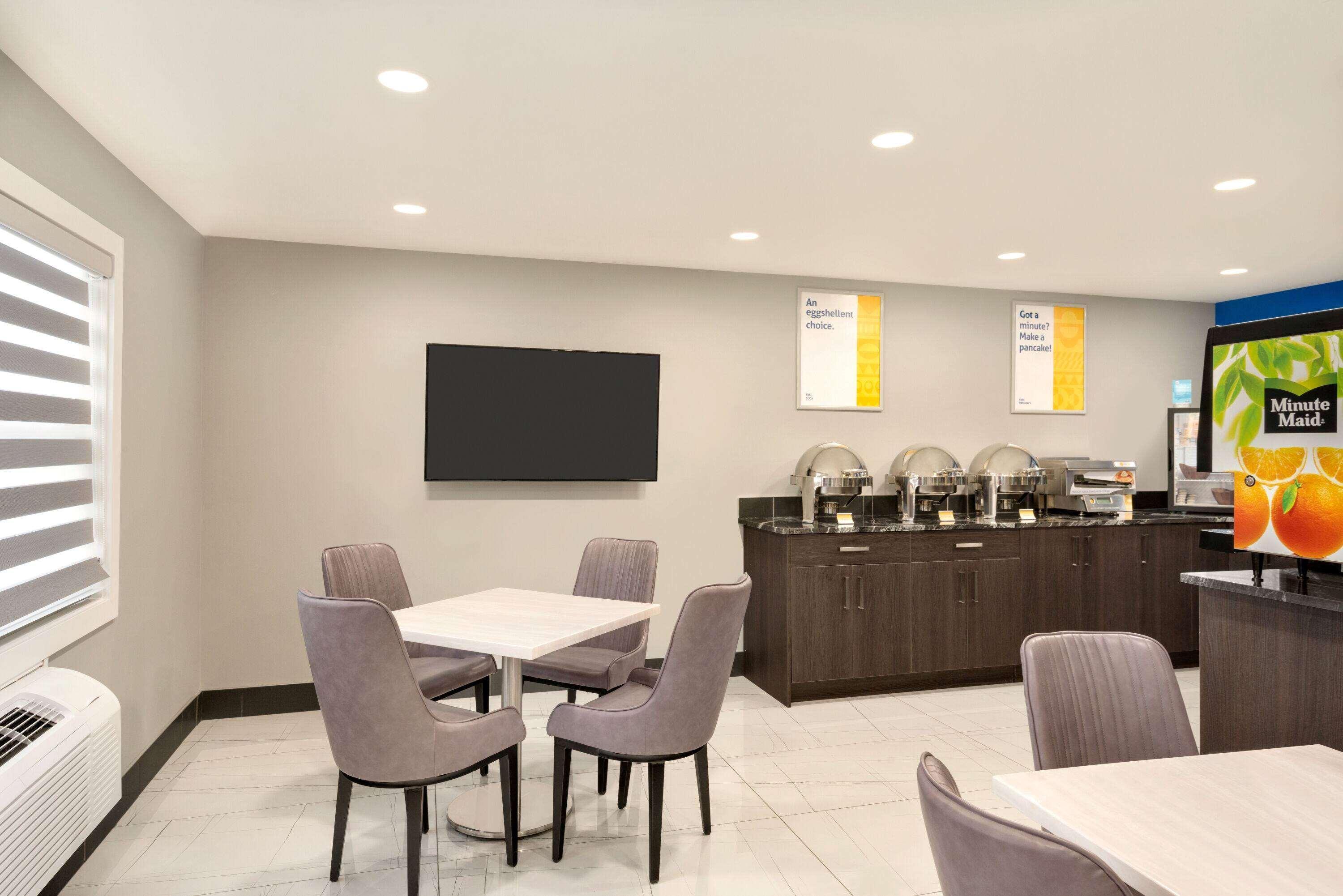 Days Inn By Wyndham Wainwright Экстерьер фото