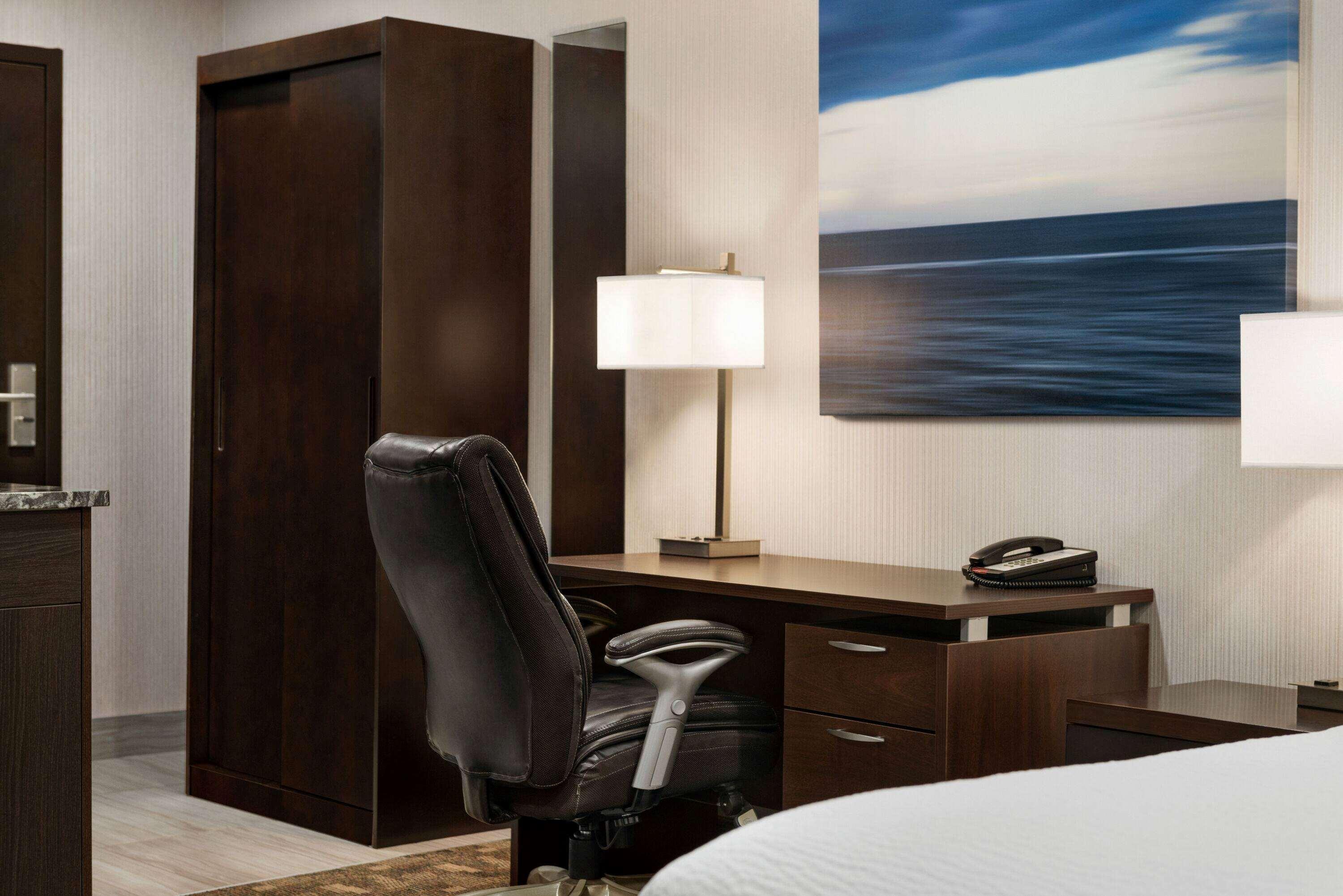 Days Inn By Wyndham Wainwright Экстерьер фото