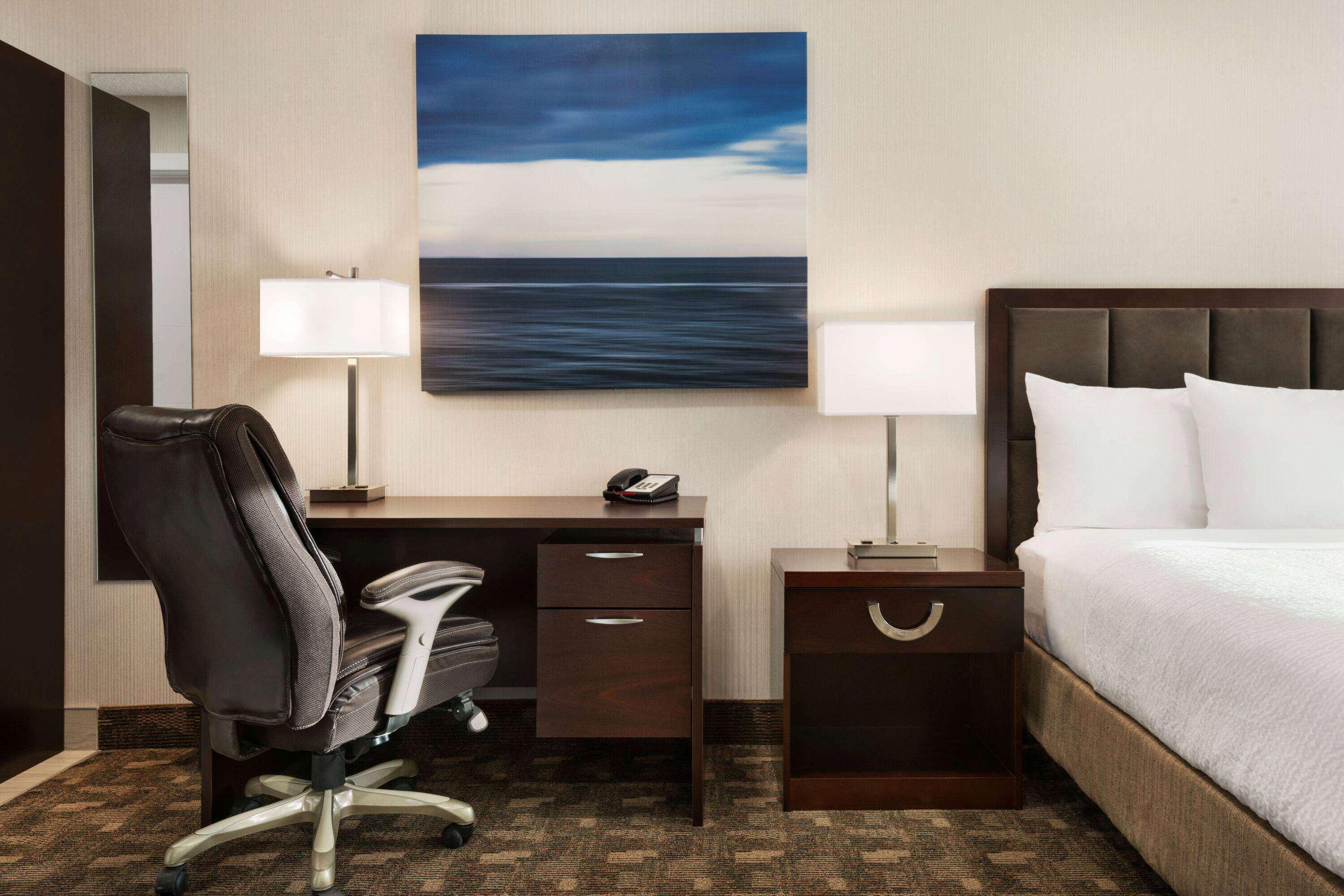 Days Inn By Wyndham Wainwright Экстерьер фото