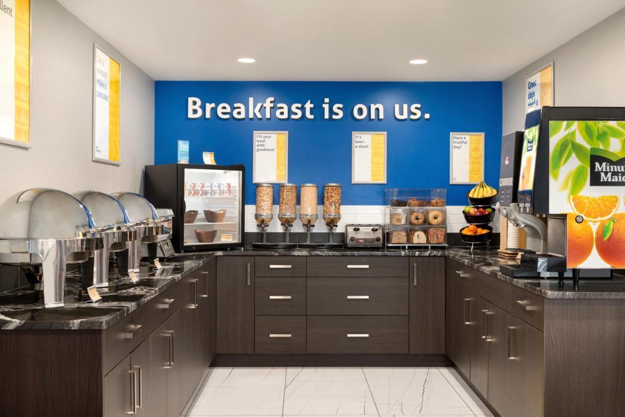 Days Inn By Wyndham Wainwright Экстерьер фото